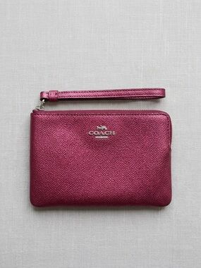 Coach Metallic Fuchsia Wristlet (F21070)